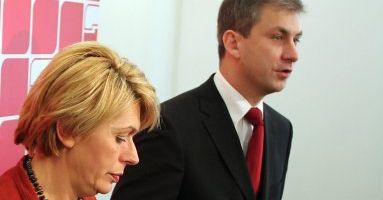 Napieralski: działania rządu szkodzą pozycji Polski w UE
