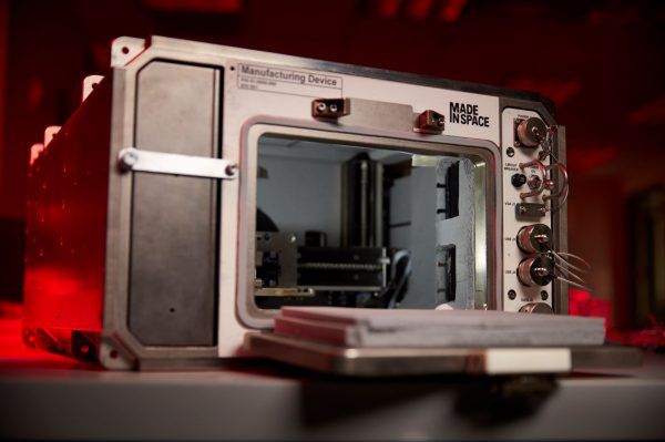 NASA testuje wyjątkową drukarkę 3D. Urządzenie wykorzysta pył księżycowy
