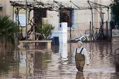 Woda zalewa południe Francji