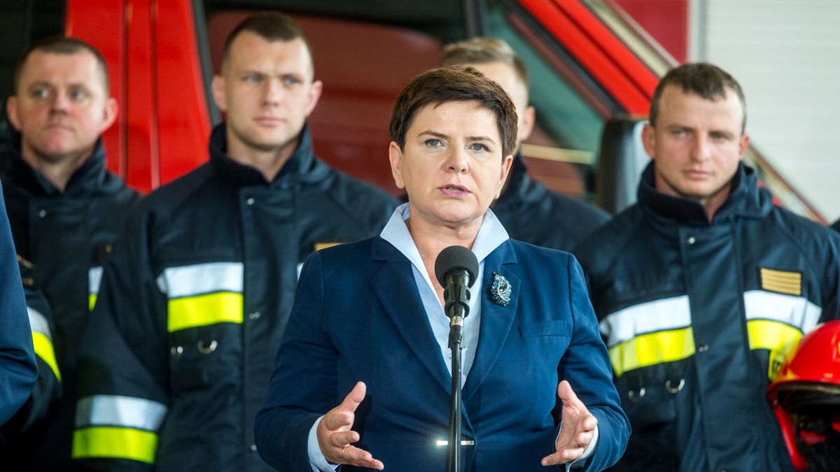 Premier Beata Szydło podczas spotkania ze strażakami w Gdańsku