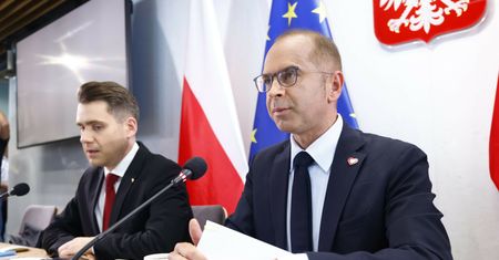 Afera wizowa w miasteczku Orlenu. Szczerba: wśród zgłaszanych pracowników były dzieci