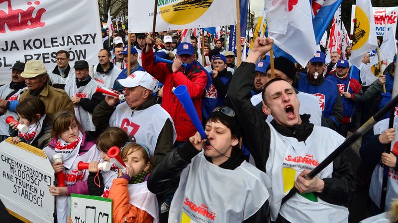 Protesty przeciwko podniesieniu<br/>wieku emerytalnego w 2012 roku