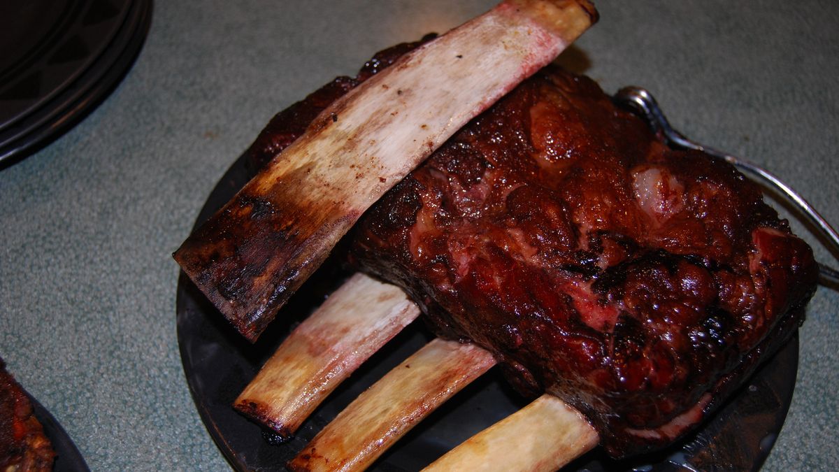 Opiekane w całości żeberka wołowe (mięso i tłuszcz, III klasa mięsa)