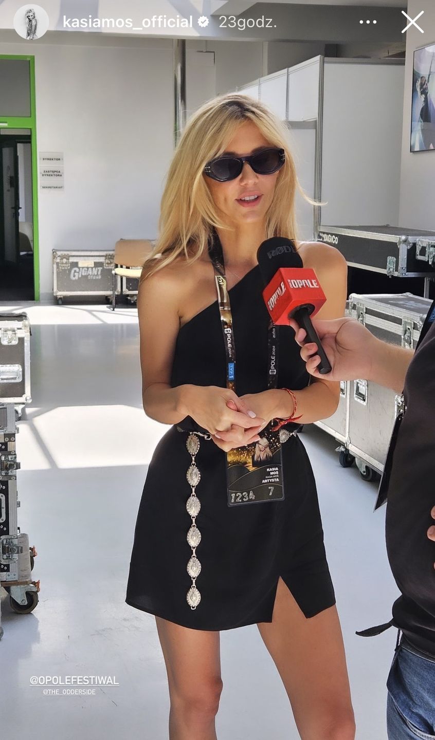 Kasia Moś podczas prób w Opolu