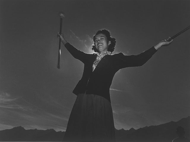 Ansel Adams sfotografował amerykańskie obozy koncentracyjne w czasie II Wojny Światowej 9