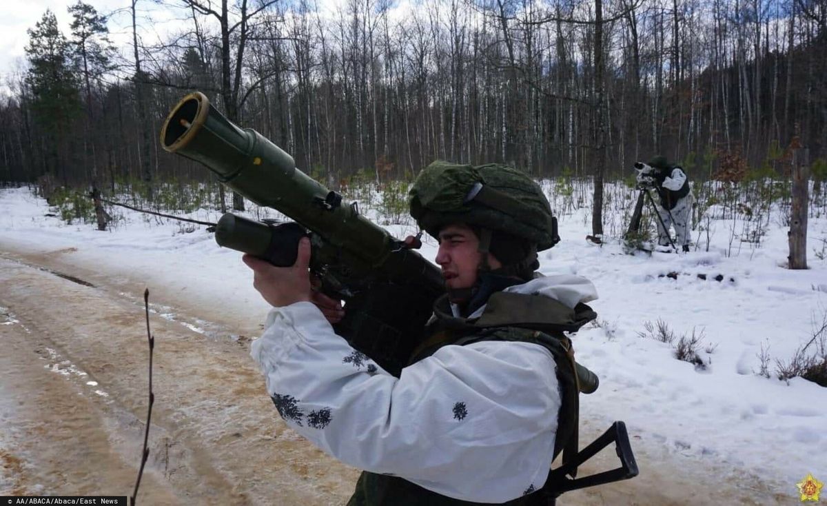
Wspólne ćwiczenia wojsk rosyjskich i białoruskich na poligonie na Białorusi 