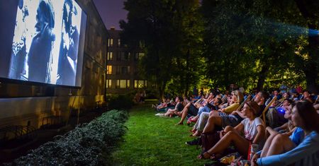 Targówek. W wakacje plenerowe pokazy filmowe