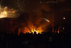 USA. Kolejna niespokojna noc w Minneapolis. Protestujący podpalili posterunek policji