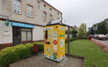 Błażowa: Zamontowano automat do zbierania zużytego oleju