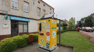 Błażowa: Zamontowano automat do zbierania zużytego oleju