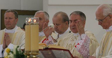 Kard. Dziwisz: miłością służmy sobie wzajemnie!