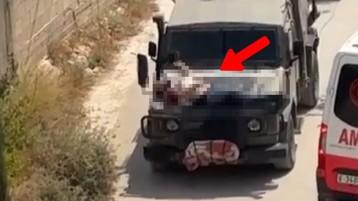 Izraelczycy przywiązali rannego do jeepa