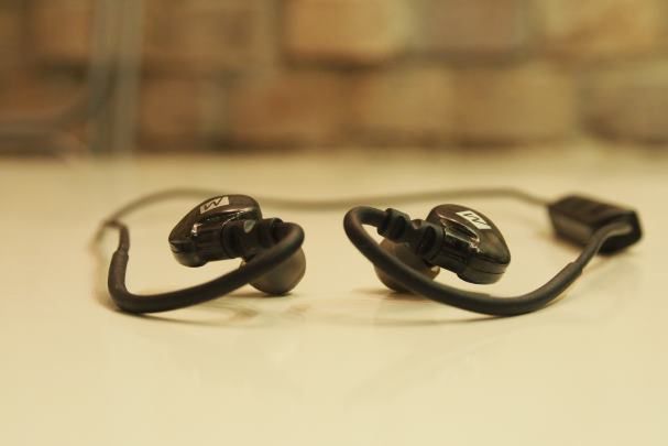 Test MEE X6 Plus: niedrogich słuchawek, które sprawdzą się w siłowni