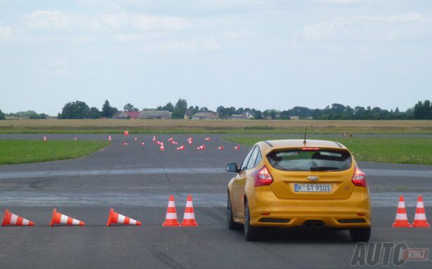 Ford Fiesta ST vs. Ford Focus ST w ODTJ Bednary [relacja autokult.pl]