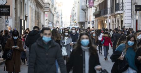 Zwrot za przedświąteczne zakupy opłacone kartą. Tak Włosi chcą ratować handel