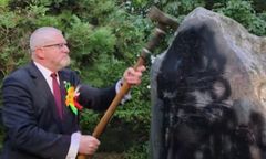 "Polityczny margines". MSZ Ukrainy o zniszczeniu pomnika żołnierzy UPA