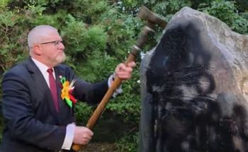 "Polityczny margines". MSZ Ukrainy o zniszczeniu pomnika żołnierzy UPA