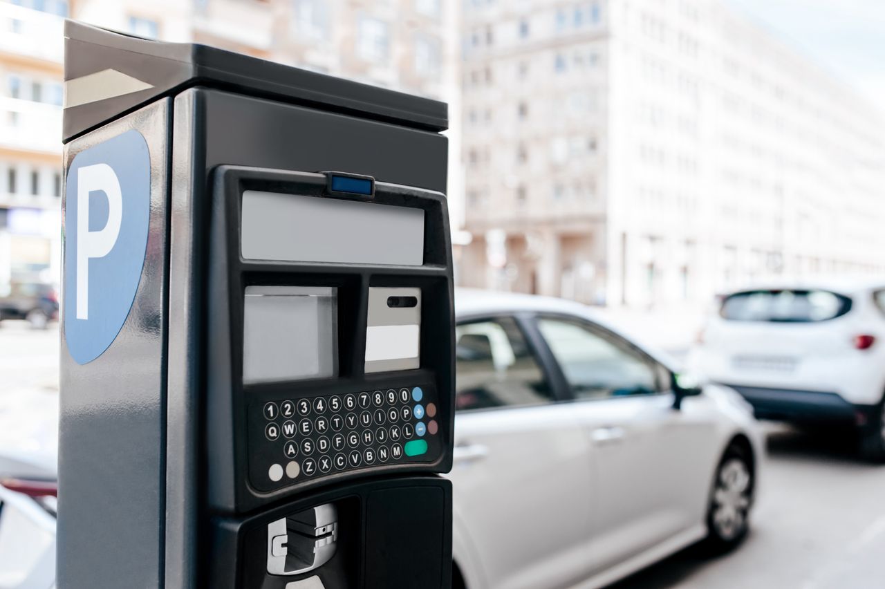 Poznań: Nowe parkomaty na Jeżycach – płatności bezgotówkowe, e-bilety i niższe stawki dla mieszkańców