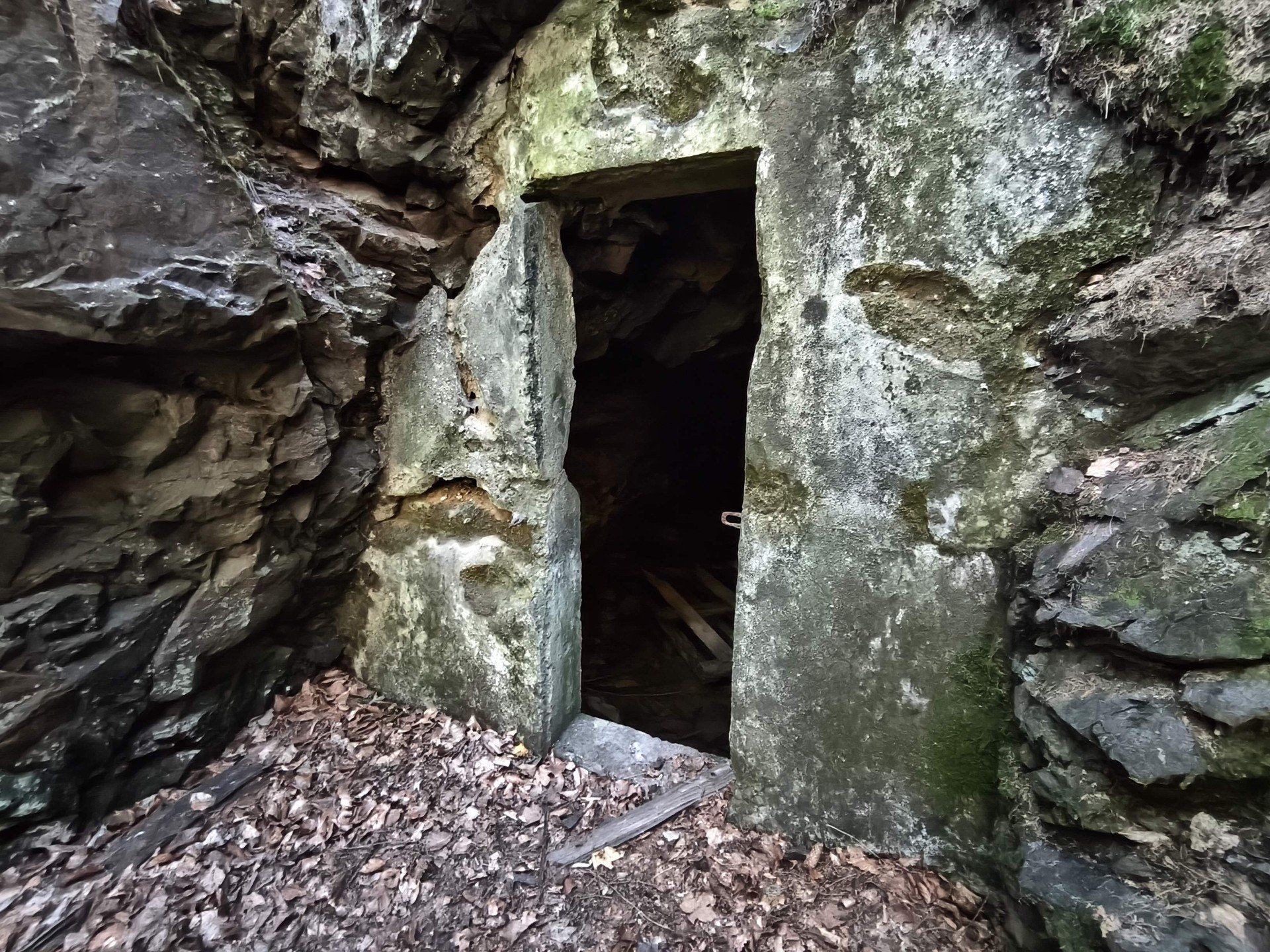 Niezapomniany widok - brama do górskich czeluści