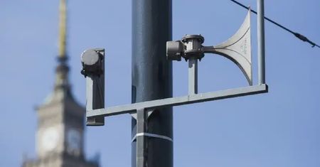 Co tak wyje w Warszawie? Nietypowa akcja w kilku dzielnicach