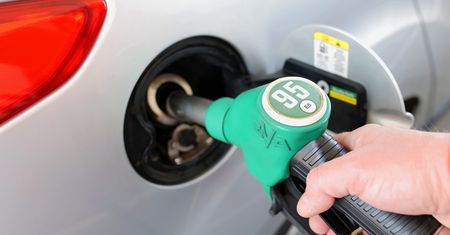 Stare auta nie pojadą na nową benzynę. Ministerstwo ujawnia skalę problemu