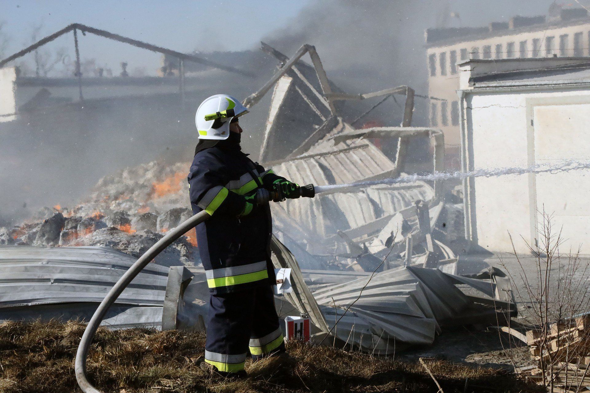 Eksperci podkreślają, że skuteczne zarządzanie zagrożeniami CBRN wymaga skoordynowanych działań.
