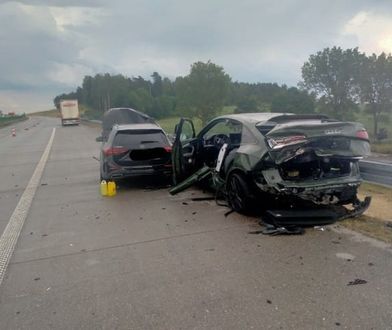 Wypadek na A2. Auta zderzyły się ze sobą podczas ulewy