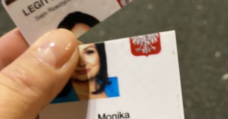 Strajk kobiet. Połamana legitymacja poselska. Posłanka opozycji żąda wyjaśnień