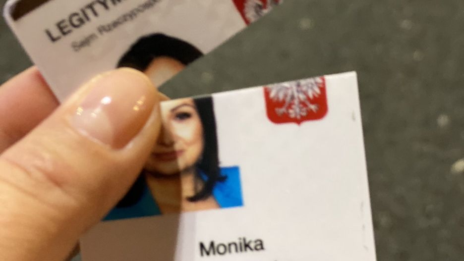 Posłanka Monika Wielichowska miała po policyjnej akcji złamaną legitymacje poselską