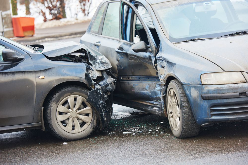 Sprawca zdarzenia drogowego nie ma polisy OC lub zbiegł - co zrobić?