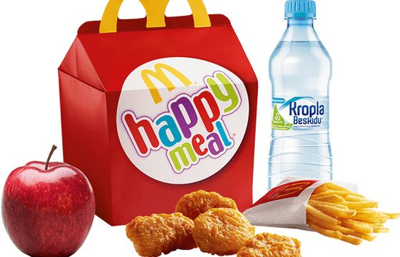 McDonald’s zmienia zestawy Happy Meal dla dzieci, by były mniej kaloryczne