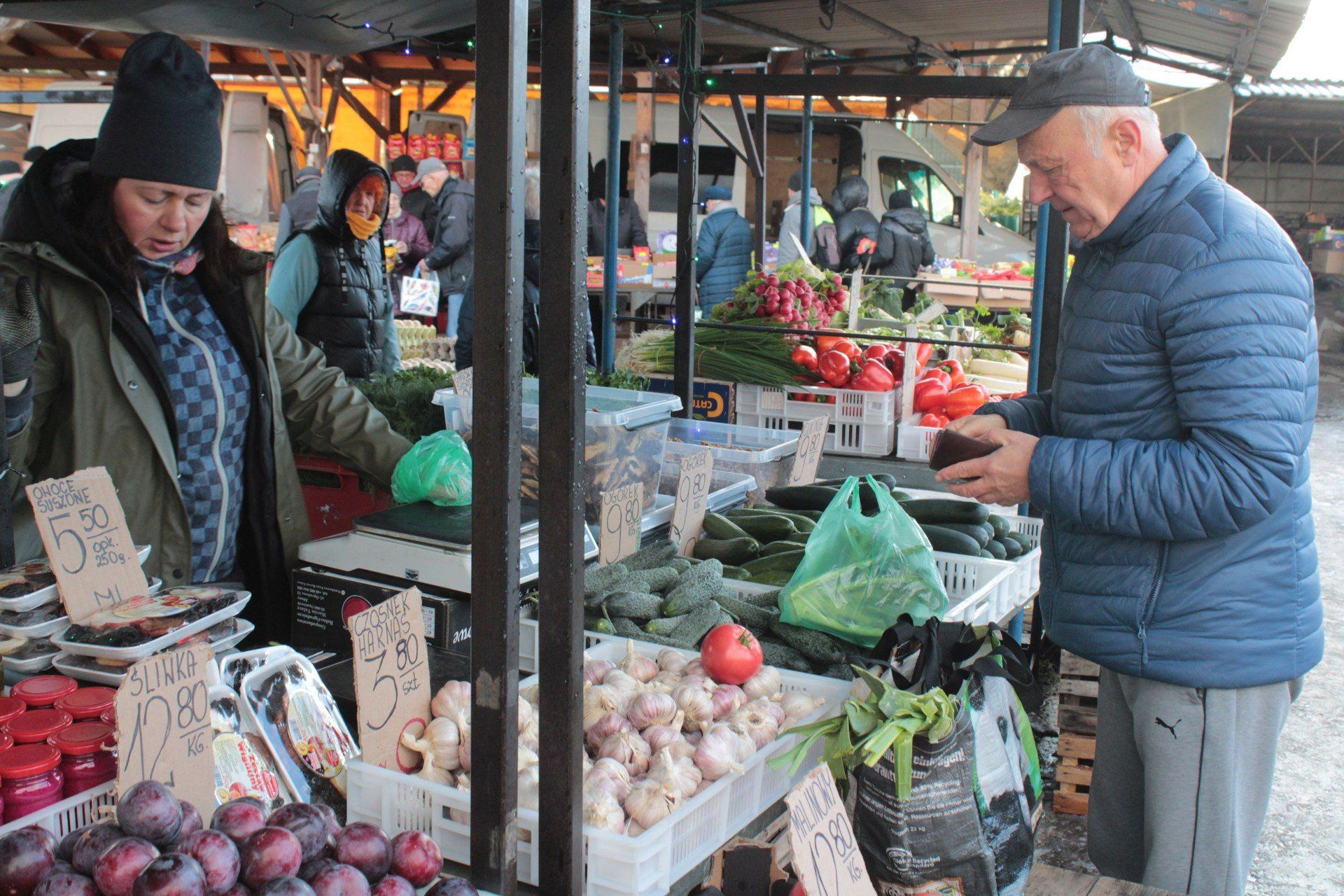 Piątek na targowisku w Koszalinie