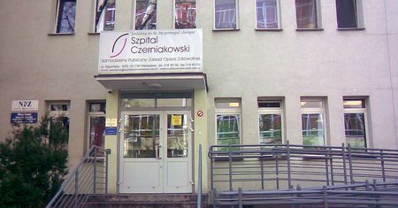 Warszawa. Zwłoki przed szpitalem Czerniakowskim. Tajemnicza śmierć