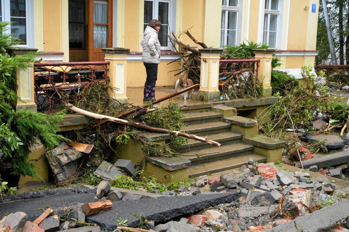 Małżeństwo z Niemiec zginęło w Lądku-Zdroju. Byli w samochodzie