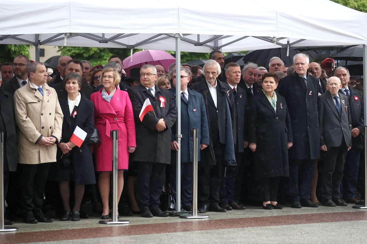 Za decyzją o pozostawieniu Barbary Nowak na stanowisku stoi wewnętrzna rozgrywka między szefem klubu PiS Ryszardem Terleckim a byłą premier Beatą Szydło (Fot. Łukasz Gągulski, PAP)