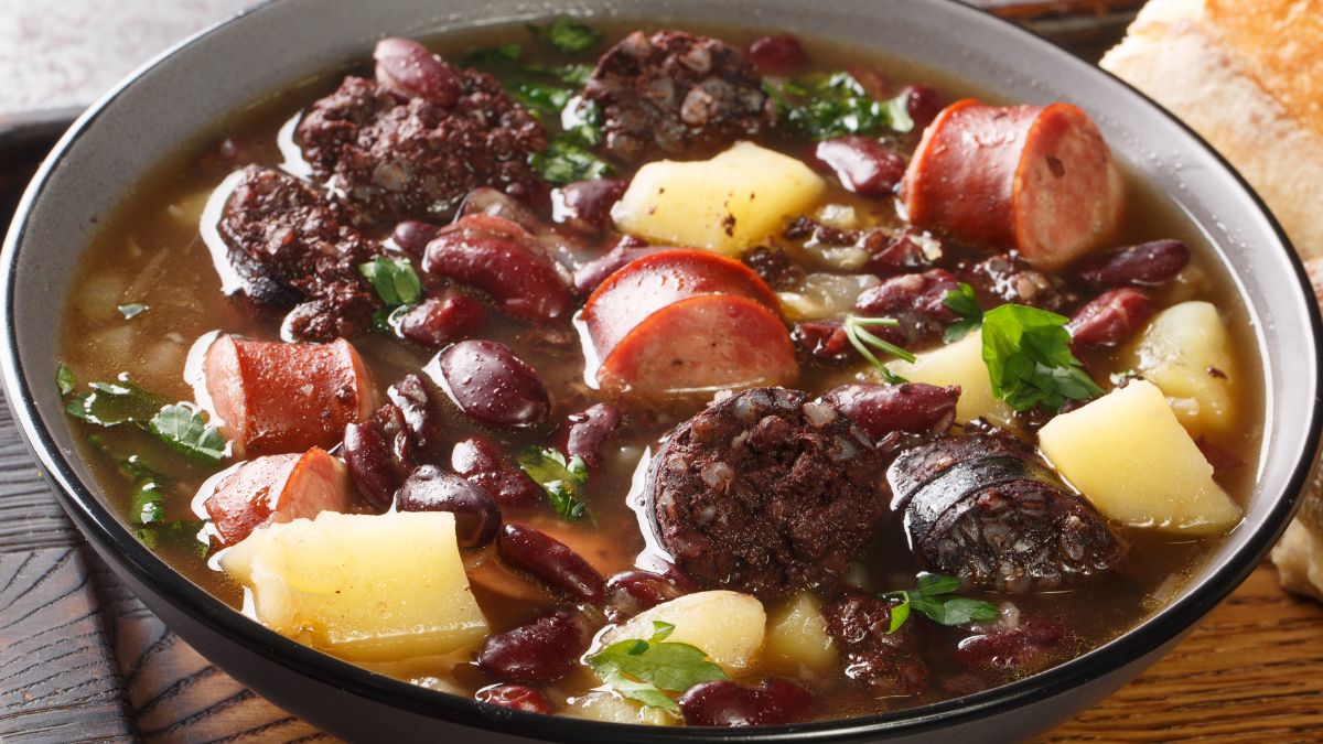 Zupa kaszankowa to pomysł na obiad w staropolskim stylu