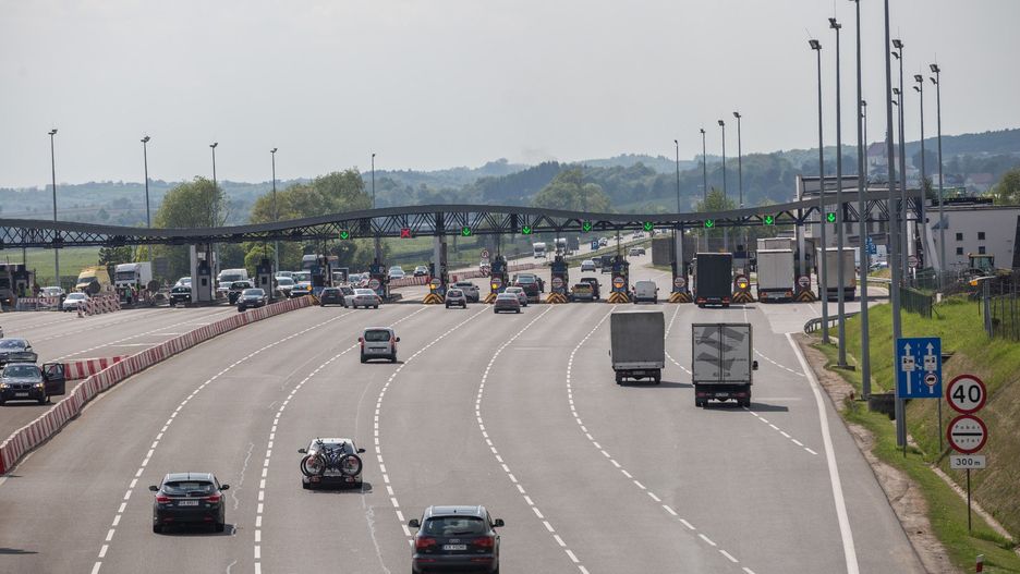 Punkt poboru opłat na autostradzie A4 łączącej Katowice z Krakowem