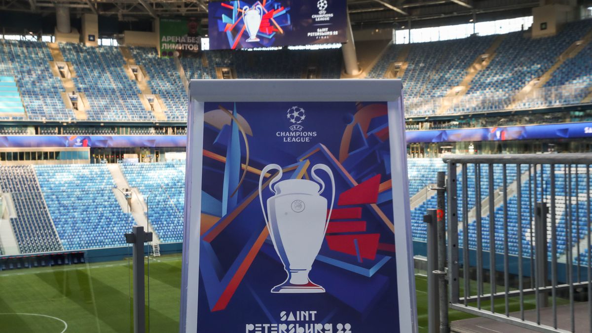 Na zdjęciu stadion Gazprom Arena w trakcie promocji finału Ligi Mistrzów