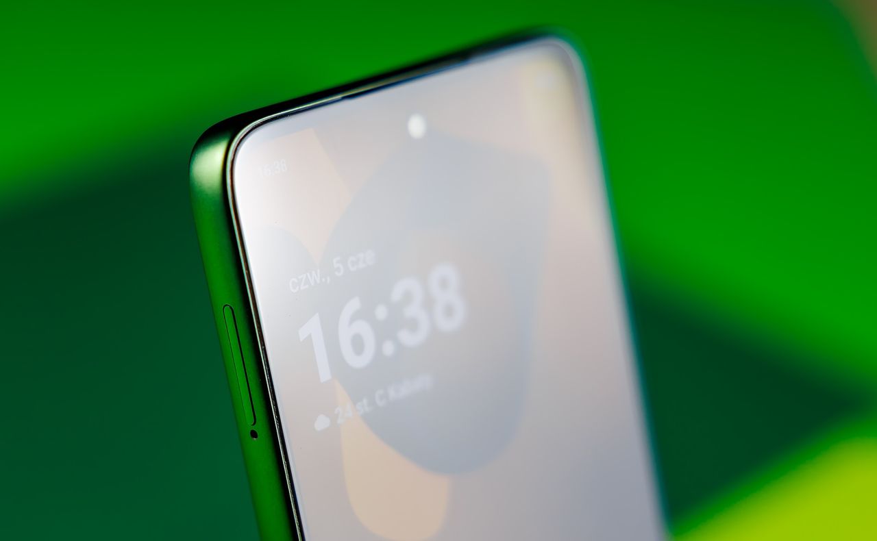 Moto G56 slot na karty pamięci i nanoSIM