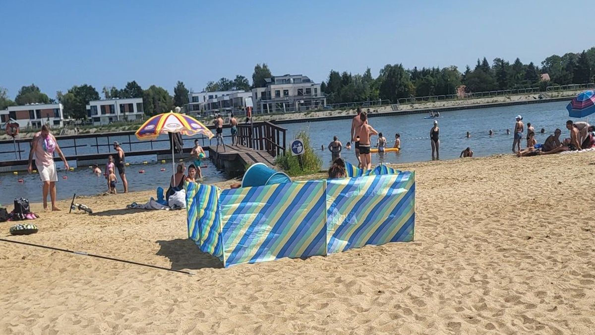 Parawan nad zalewem w Żyrardowie.