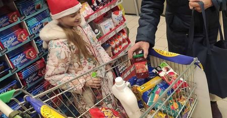 Pomóż Dzieciom Przetrwać Zimę 2024. Uliczna zbiórka darów w sobotę, 7 grudnia. Gdzie spotkamy wolontariuszy? [ADRESY]