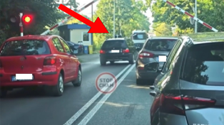 "Pośpiech". Skandaliczna postawa kierowców. W dniu tragedii na torach