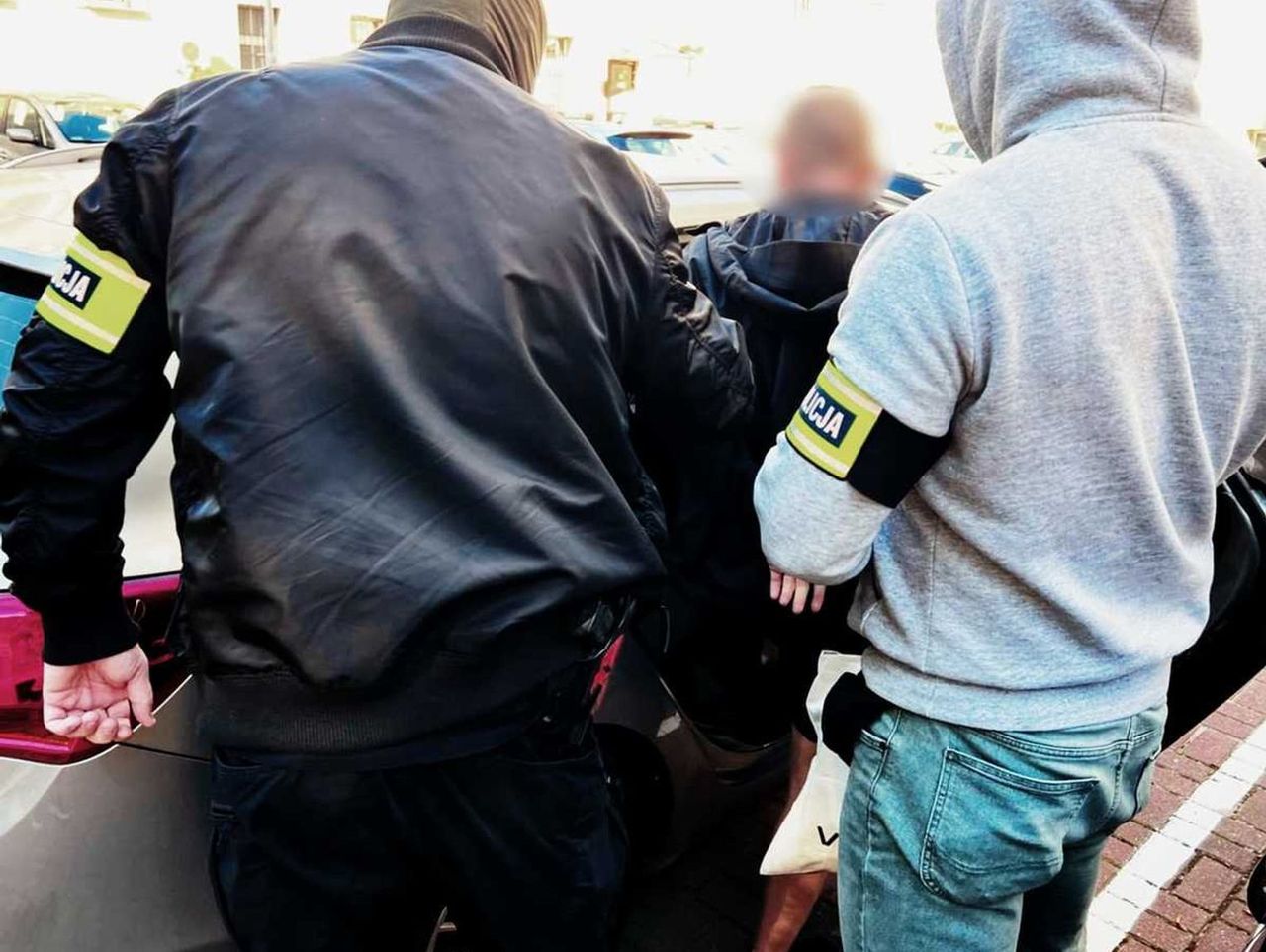 Koszalin: Diler po nalocie policji stracił towar i trafił do aresztu