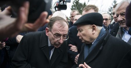 Mandaty Kamińskiego i Wąsika. PKW odpowiada
