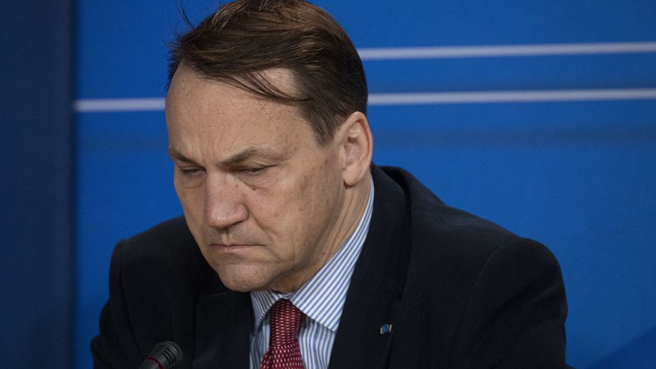 22.04.2022. Warszawa. Ursynowskie Centrum Kultury. Forum eksperckie Wojna w Ukrainie - wnioski dla Polski z udzialem przewodniczacego Platformy Obywatelskiej Donalda Tuska. n/z Radoslaw Sikorski