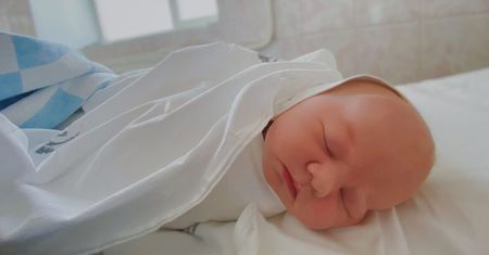 Rosja. Młoda matka wyrzuciła dziecko innej kobiety przez okno na oddziale położniczym