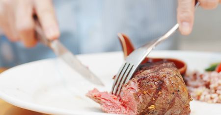 Rocznie zjadamy ponad 70 kilogramów. Dietetycy biją na alarm