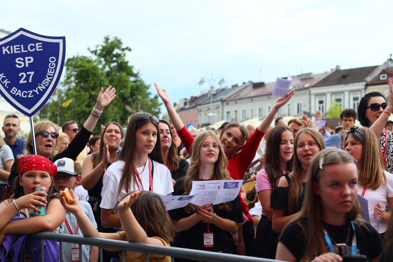 Koncert Największego Zespołu Rockowego podbija Rynek w ostatni dzień Święta Kielc. W zabawie wzięło udział aż 247 artystów!