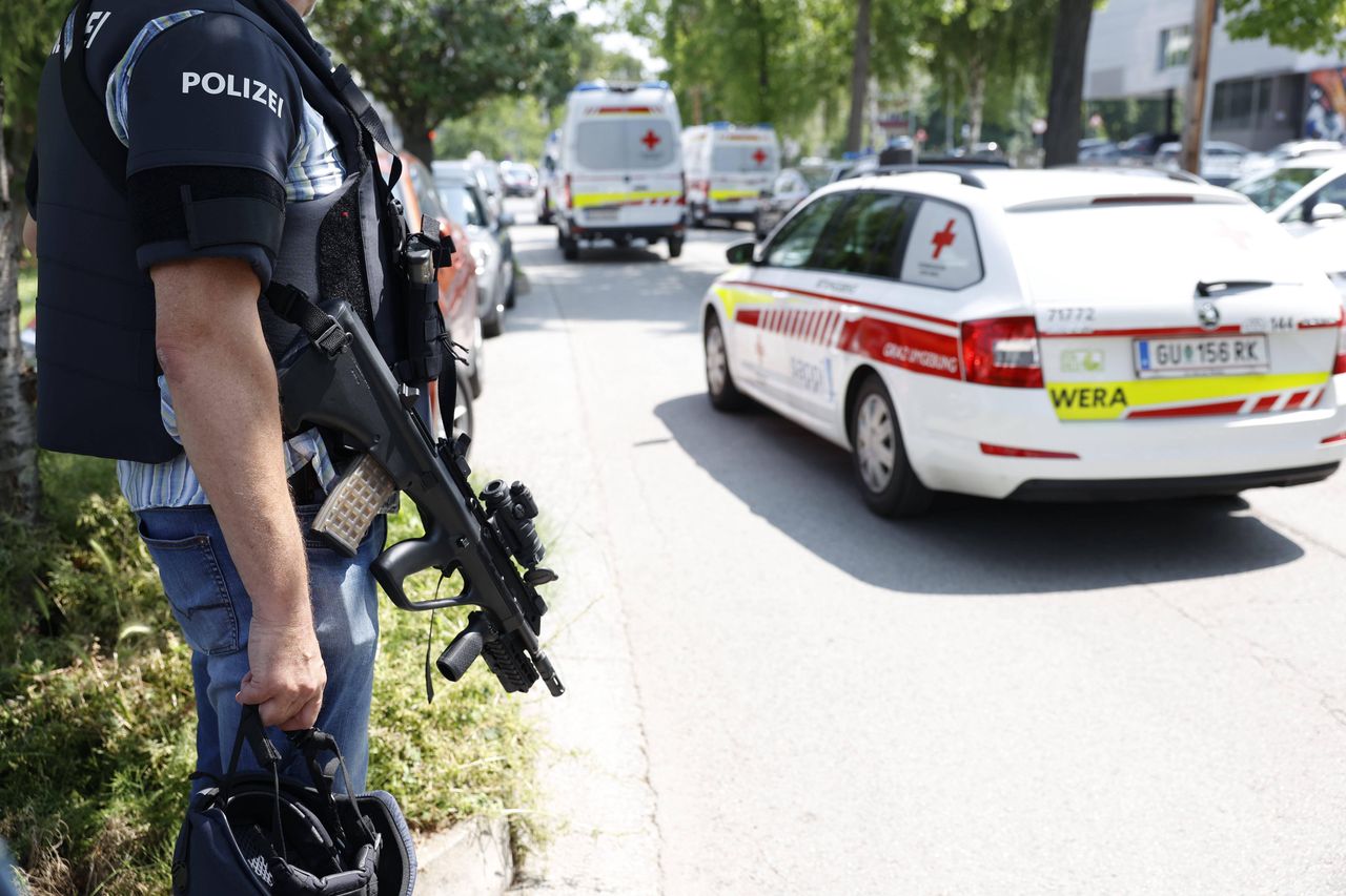Reagują na tragedię w Grazu. Zaostrzą przepisy dot. posiadania broni