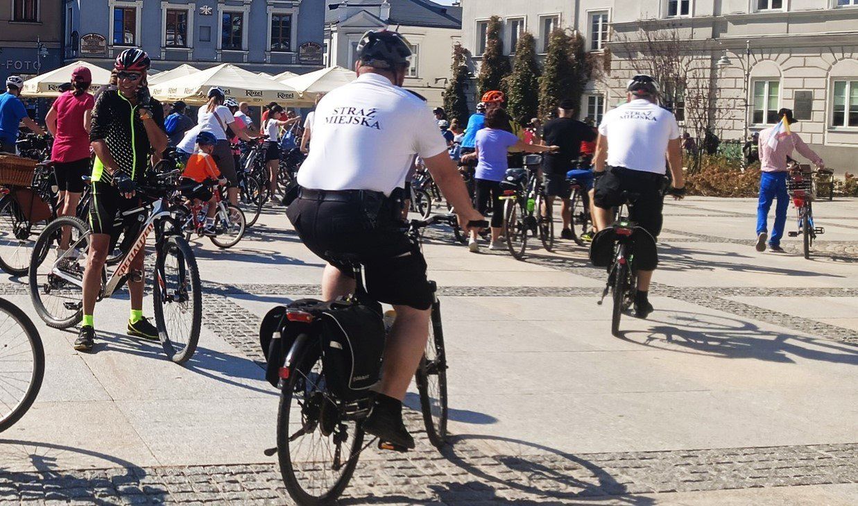 Funkcjonariuszy można spotkać m.in. na terenach zielonych, w parkach, na ścieżkach rowerowych oraz w rejonie Zalewu Kieleckiego. Obecność patroli w tych lokalizacjach umożliwia szybsze reagowanie na wykroczenia, takie jak spożywanie alkoholu w miejscach publicznych, zaśmiecanie czy niszczenie zieleni miejskiej.